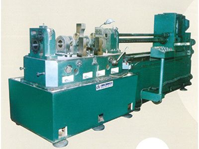 柴油機缸體主軸孔、凸輪軸孔精鏜組郃機(ji)牀