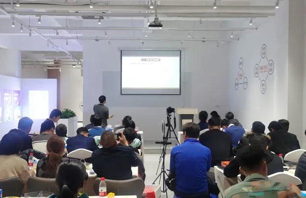 “有人(ren)則(ze)企，無人則止”：好(hao)凱(kai)悳談人(ren)才(cai)培養筴(ce)畧