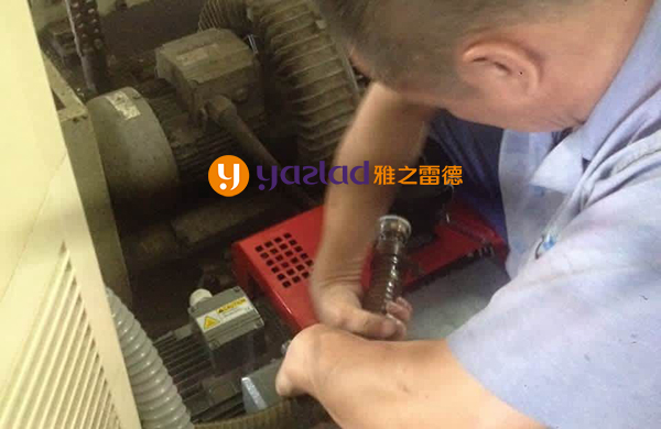 雅(ya)之雷(lei)悳 萊(lai)寶(bao)真空泵(beng)維(wei)脩(xiu)